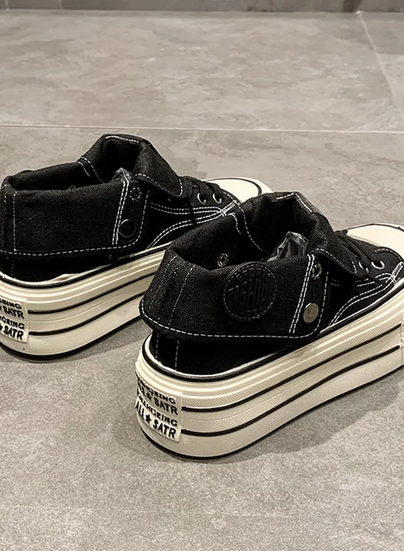 تايك تو حذاء سنيكرز بنعل شانكي ورباط غلق